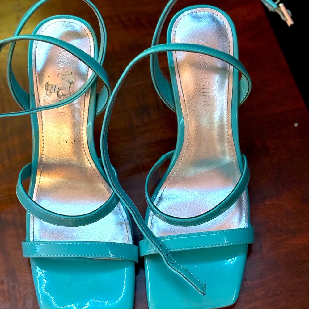6 1/2 Marc Fisher Robin egg blue strappy heels